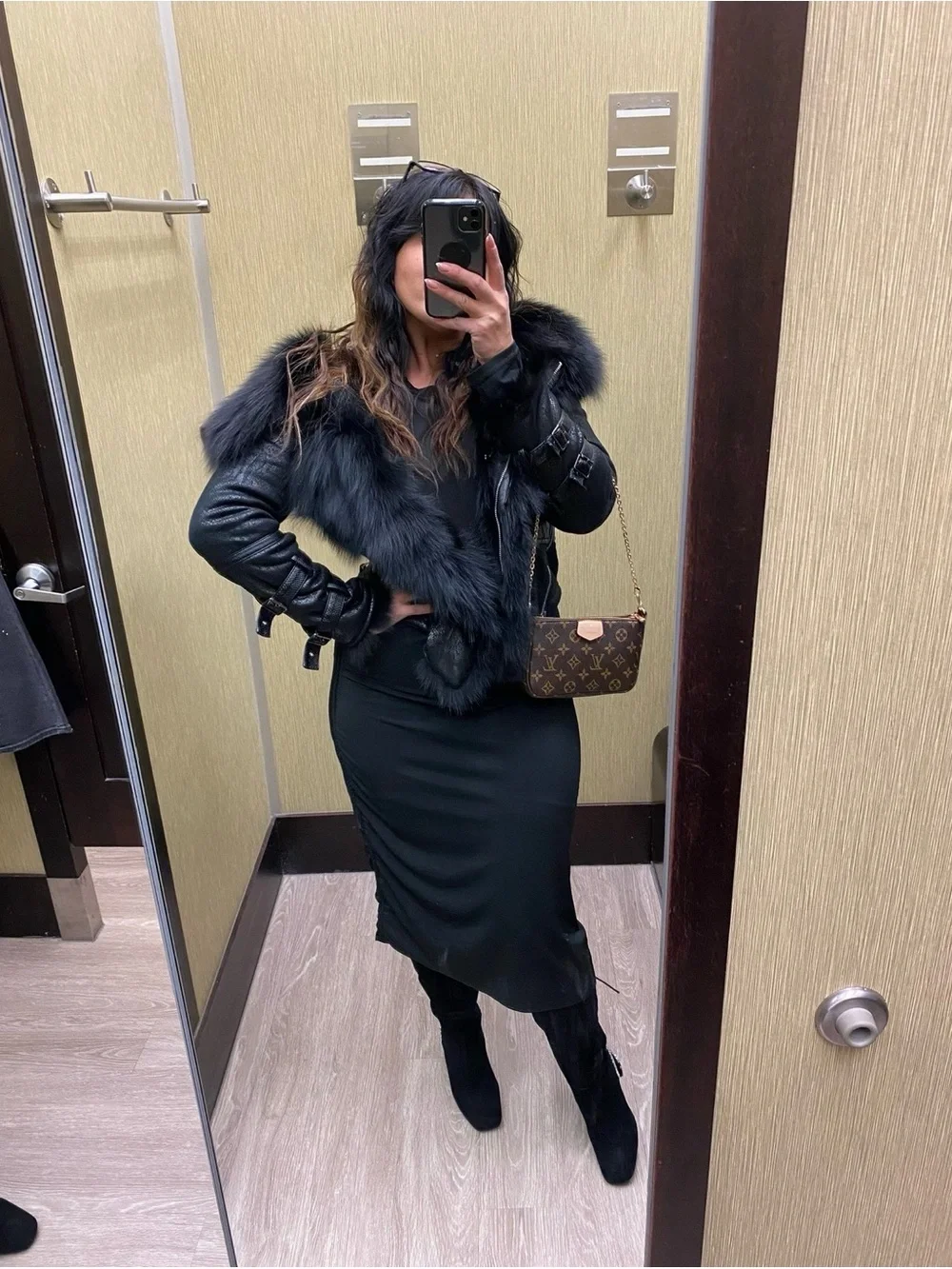 Women's Black Faux Leather Jacket with real Fox fur 💙